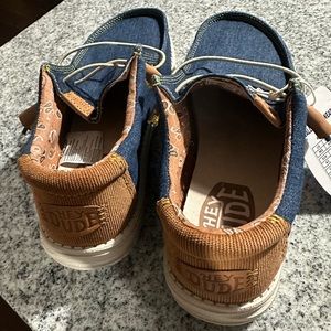 Denim Men's Slip on Wally Hey Dude shoes NEW